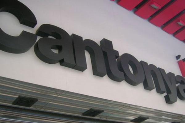 廣告雕刻機切割的PVC門頭字展示